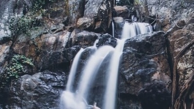 Hyderabad man dies after falling into Karnataka's Hebbe falls (Pexels [Representation Image] )