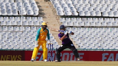 Mandeep Singh showed his experience on the field and played some nice shots, hitting five boundaries and one six. (HT photo) Mandeep Singh showed his experience on the field and played some nice shots, hitting five boundaries and one six. (HT photo)