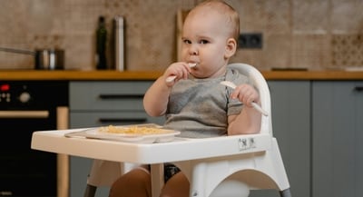 Guidelines for weaning: Transitioning from breastfeeding to solid food (Photo by MART PRODUCTION on Pexels) Guidelines for weaning: Transitioning from breastfeeding to solid food (Photo by MART PRODUCTION on Pexels)