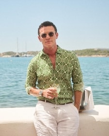 Luke Evans in Greece (Instagram) Luke Evans in Greece (Instagram)