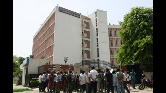 In the wake of the UGC announcement, officials at some Delhi varsities expressed concern that no clear guidelines are in place for this process to start. (HT Photo)
