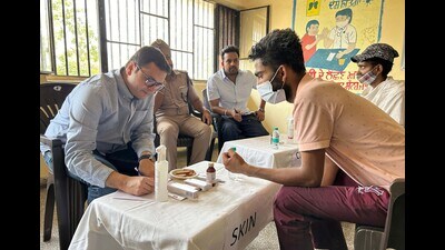 A doctor examining an inmate at Central Jail in Ludhiana on Wednesday. (HT Photo)