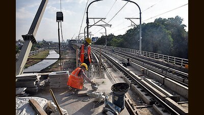 As the Maha-Metro had planned to finish all the works till August-end this year, it is clear that operations will likely begin from September. (HT HOTO) As the Maha-Metro had planned to finish all the works till August-end this year, it is clear that operations will likely begin from September. (HT HOTO)
