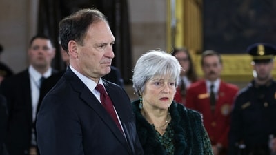 (FILES) US Supreme Court Associate Justice Samuel Alito and his wife Martha-Ann Alito along with Chief Justice John Roberts featured in secret recordings of Lauren Windsor. (Photo by Alex Edelman / AFP) (AFP) (FILES) US Supreme Court Associate Justice Samuel Alito and his wife Martha-Ann Alito along with Chief Justice John Roberts featured in secret recordings of Lauren Windsor. (Photo by Alex Edelman / AFP) (AFP)