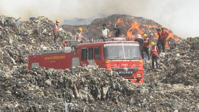 Firefighters trying to control the fire at the waste treatment plant at Gurugram-Faridabad road near Bandhwari Village in Gurugram. (HT File) Firefighters trying to control the fire at the waste treatment plant at Gurugram-Faridabad road near Bandhwari Village in Gurugram. (HT File)