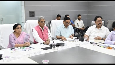 Forest minister Arun K Saxena holding review meeting. (Sourced)