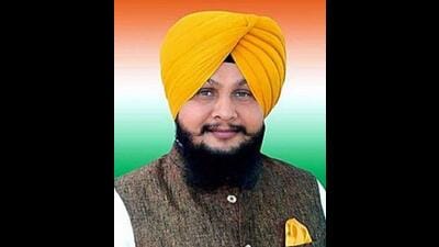 Former Congress MLA Kulbir Singh Zira was among nine people booked for attempt to murder, trespass and rioting following a clash over a land dispute in Ferozepur district last week. (HT file photo) Former Congress MLA Kulbir Singh Zira was among nine people booked for attempt to murder, trespass and rioting following a clash over a land dispute in Ferozepur district last week. (HT file photo)