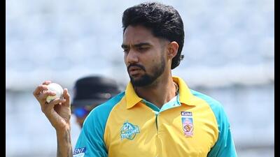 Gurnoor bowled a stellar spell (4-0-20-4) to help his team restrict ‘Strikers’ to 153/9 in 20 overs. (HT photo) Gurnoor bowled a stellar spell (4-0-20-4) to help his team restrict ‘Strikers’ to 153/9 in 20 overs. (HT photo)