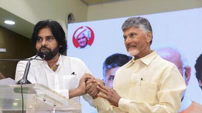 JSP chief Pawan Kalyan and N Chandrababu Naidu. (PTI)