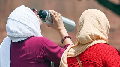 Representative Image: Commuters brave the heat wave on a hot summer afternoon . (HT FILE PHOTO/Vipin Kumar) Representative Image: Commuters brave the heat wave on a hot summer afternoon . (HT FILE PHOTO/Vipin Kumar)