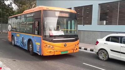 The e-buses will stop at the four RRTS stations in Ghaziabad at a frequency of 15-20 minutes, said NCRTC officials. (Sakib Ali/HT Photo) The e-buses will stop at the four RRTS stations in Ghaziabad at a frequency of 15-20 minutes, said NCRTC officials. (Sakib Ali/HT Photo)