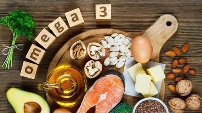 Food items rich in Omega-3 fatty acids should be included in the diet. Foods such as fatty fish, flaxseeds and walnuts have anti-inflammatory properties. (Shutterstock) Food items rich in Omega-3 fatty acids should be included in the diet. Foods such as fatty fish, flaxseeds and walnuts have anti-inflammatory properties. (Shutterstock)