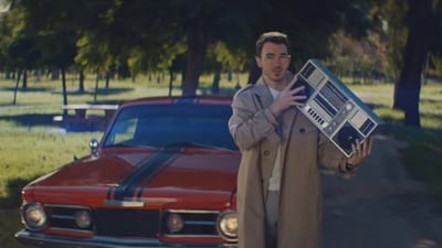 Kevin Jonas shares insights prom his skin cancer diagnosis and urges people to prioritize their health.
