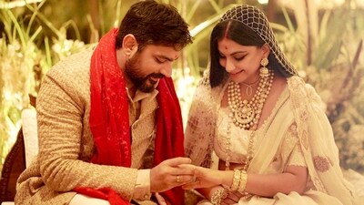 Rhea Kapoor is always one for everything aesthetic. She married producer Karan Boolani in an intimate ceremony at home, attended only by their close family members. She is the daughter of Anil Kapoor.&nbsp; 