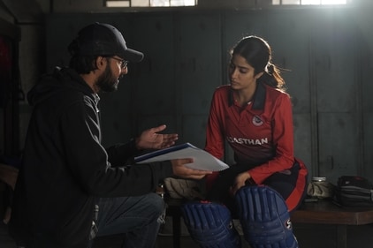 Janhvi Kapoor trained extensively in cricket for Sharan Sharma's Mr & Mrs Mahi Janhvi Kapoor trained extensively in cricket for Sharan Sharma's Mr & Mrs Mahi