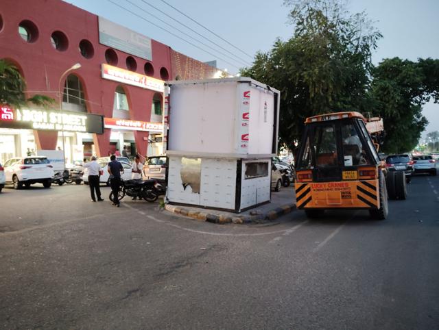 To be primarily installed in markets with high footfall, the ATMs will offer purified, chilled water for free. (HT Photo) To be primarily installed in markets with high footfall, the ATMs will offer purified, chilled water for free. (HT Photo)