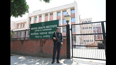 After a meticulous search operation from 10.05 am to 12.30 pm, nothing suspicious was found on the premises of Mental Health Institute in Sector 32, Chandigarh. (Ravi Kumar/HT)