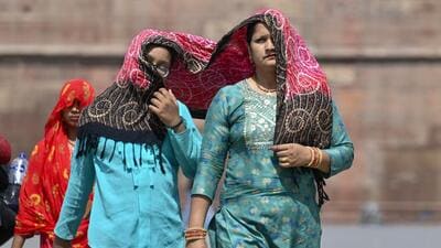 People on hot day at Red Fort in New Delhi. (Raj K Raj/HT Photo)