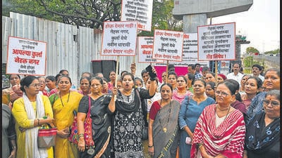 Residents of Nehru Nagar Kurla stage the protest against the state government's decision to hand over 8.5 hectares of Kurla Dairyland to Adani`s Dharavi Redevelopment project. (Raju Shinde/HT Photo) Residents of Nehru Nagar Kurla stage the protest against the state government's decision to hand over 8.5 hectares of Kurla Dairyland to Adani`s Dharavi Redevelopment project. (Raju Shinde/HT Photo)