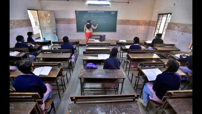 School education authorities in Jammu and Kashmir have decided to bring ‘uniformity’ in morning assemblies of the schools and have issued a guideline to begin the day with National Anthem and have listed topics to be discussed for ‘compulsory’ awareness talks. (HT File photo/ Representational image) School education authorities in Jammu and Kashmir have decided to bring ‘uniformity’ in morning assemblies of the schools and have issued a guideline to begin the day with National Anthem and have listed topics to be discussed for ‘compulsory’ awareness talks. (HT File photo/ Representational image)