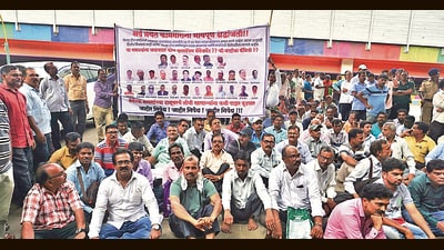 Thane, India - June ,13, 2024: Around 500 workers of the defunct Super Max Personal Care Pvt Ltd thane are on protest outside Chief Minister Eknath Shinde's residence in Thane, After the closure of the company, since the money of the workers is due, the agitation is going on to demand that the company should give it to the workers The workers are demanding that the Chief Minister should intervene , in Thane ,in Mumbai, India, on, Thursday, June,13, 2024. ( Praful Gangurde / HT Photo ) Thane, India - June ,13, 2024: Around 500 workers of the defunct Super Max Personal Care Pvt Ltd thane are on protest outside Chief Minister Eknath Shinde's residence in Thane, After the closure of the company, since the money of the workers is due, the agitation is going on to demand that the company should give it to the workers The workers are demanding that the Chief Minister should intervene , in Thane ,in Mumbai, India, on, Thursday, June,13, 2024. ( Praful Gangurde / HT Photo )