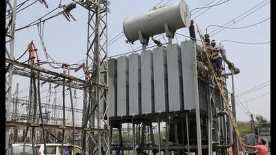 The maximum power demand of over 16,500 MW can be expected in the last week of June when the load is expected to peak due to paddy transplantation. The maximum power demand of over 16,500 MW can be expected in the last week of June when the load is expected to peak due to paddy transplantation.