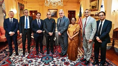 US deputy secretary of state Kurt Campbell (centre) with Indian foreign secretary Vinay Mohan Kwatra (centre left) and other Indian officials in Washington in April. (ANI)