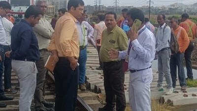 CR nets 60,000 sq m of ghats and mountain ranges to prevent landslide accidents CR nets 60,000 sq m of ghats and mountain ranges to prevent landslide accidents