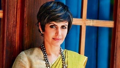 Mandira Bedi recently recalled being ignored by cricket experts while hosting World Cup. Mandira Bedi recently recalled being ignored by cricket experts while hosting World Cup.