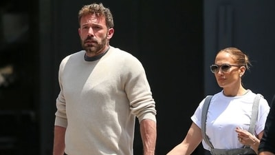 Jennifer Lopez revealed why she always walks a step behind Ben Affleck. Jennifer Lopez revealed why she always walks a step behind Ben Affleck.