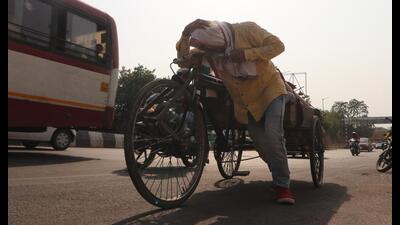 With the day temperature in the state capital rising to 45.3°C on Friday, Lucknow recorded its highest June temperature in the last seven years, matching the previous record set on June 6, 2017 (File Photo) With the day temperature in the state capital rising to 45.3°C on Friday, Lucknow recorded its highest June temperature in the last seven years, matching the previous record set on June 6, 2017 (File Photo)