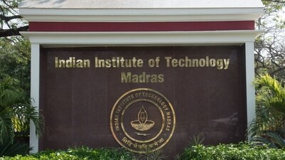 The program aims to cultivate expertise in diverse AI and data analytics aspects. The program aims to cultivate expertise in diverse AI and data analytics aspects.