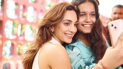 Kiara made her Bollywood debut with Fugly. The film was social drama-comedy directed by Kabir Sadanand. 