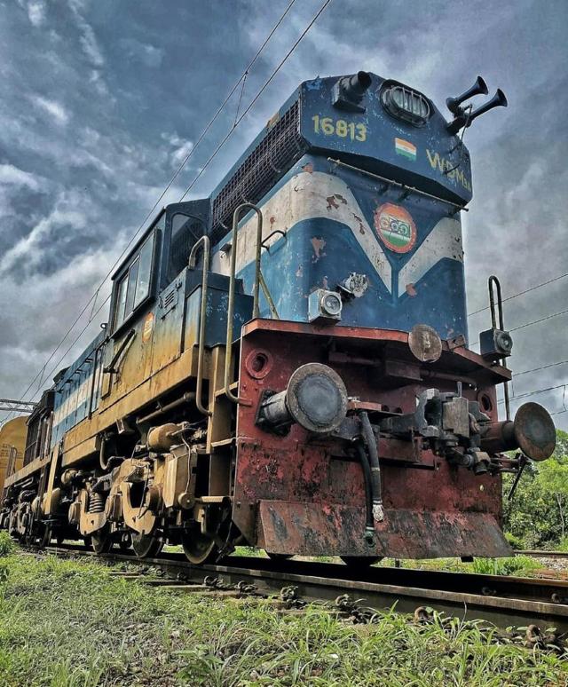 The Vatva WDM3A model operating on the Okha-Ernakulam route. (Dhanush Chandhan) The Vatva WDM3A model operating on the Okha-Ernakulam route. (Dhanush Chandhan)