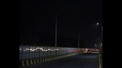 Manoj Prabhat, an LMC engineer, said the city has about 2.18 lakh streetlights (HT) Manoj Prabhat, an LMC engineer, said the city has about 2.18 lakh streetlights (HT)