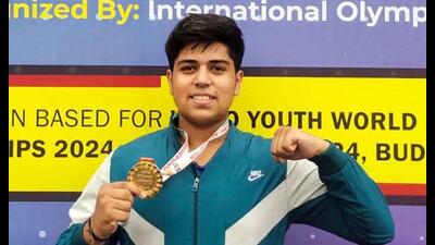 Saksham Kapoor, a Civil Lines resident, takes inspiration from his coach Armaan Ali who himself is a three-time national gold medalist. (HT Photo)