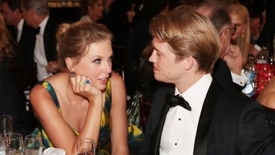 A nod to Taylor Swift’s past romance?