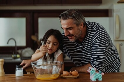 Father's Day 2024 Gifting Guide: Cook you dad's favourite meal and enjoy a dinner date with him. (Pexels) Father's Day 2024 Gifting Guide: Cook you dad's favourite meal and enjoy a dinner date with him. (Pexels)