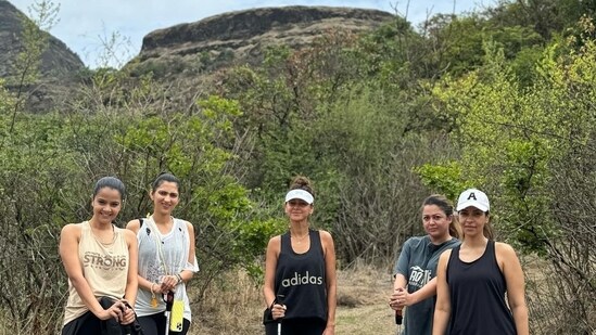 Shibani Dandekar was seen with her friends in a picture taken during a hike. They were all dressed casually and looked into the camera as they posed.