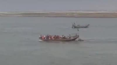 A boat carrying 17 people capsized at Umantha ghat in Bihar (Twitter/video screengrab) A boat carrying 17 people capsized at Umantha ghat in Bihar (Twitter/video screengrab)