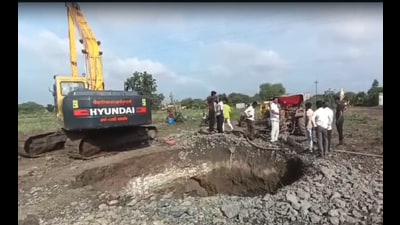 According to the police, to speed up the work on Saturday, the labour contractor decided to use gelatin sticks. (VIDEO GRAB) According to the police, to speed up the work on Saturday, the labour contractor decided to use gelatin sticks. (VIDEO GRAB)