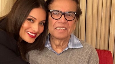 Posting a picture with her dad, actor Bipasha Basu posted, “No one like my Papa. Love you Papa”. 