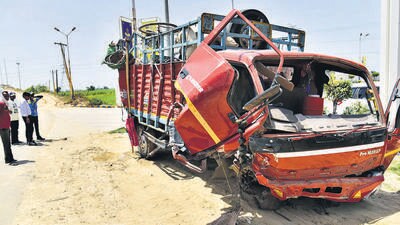 Police said the speeding truck hit one of the parked vehicles while brushing past the second one parked at a distance. (Sakib Ali/HT Photo) Police said the speeding truck hit one of the parked vehicles while brushing past the second one parked at a distance. (Sakib Ali/HT Photo)