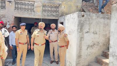 Police teams during a surprise checks in Shimlapuri area of Ludhiana on Sunday. (HT Photo)