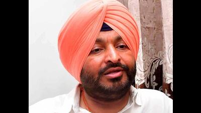 The Union minister of state for railways and food processing, Ravneet Singh Bittu, says he will not hesitate to meet the parents of separatist leader Amritpal Singh as he has come to know that “they wanted to convey something” to him. The Union minister of state for railways and food processing, Ravneet Singh Bittu, says he will not hesitate to meet the parents of separatist leader Amritpal Singh as he has come to know that “they wanted to convey something” to him.