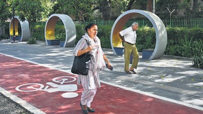 The revamped footpath at Moti Bagh. (Vipin Kumar/HT Photo)