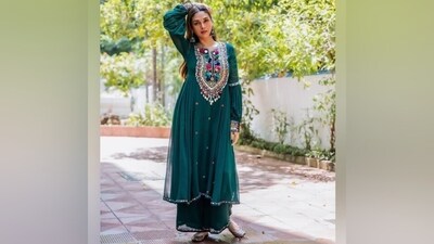 Aditi has been sharing pictures of herself dressed in glamorous attires on Instagram. Recently, she posted a photoshoot in which she embraced her Heeramandi character Bibbojaan by wearing an emerald green anarkali set from the shelves of the clothing label Karishma Khanduja. (Instagram) Aditi has been sharing pictures of herself dressed in glamorous attires on Instagram. Recently, she posted a photoshoot in which she embraced her Heeramandi character Bibbojaan by wearing an emerald green anarkali set from the shelves of the clothing label Karishma Khanduja. (Instagram)
