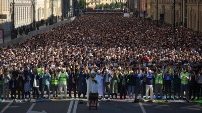 During the celebrations of Eid Ul Adha in St. Petersburg, Russia, Muslim worshippers offered their morning prayers at Moskovsky central avenue. (AP Photo/Dmitri Lovetsky) During the celebrations of Eid Ul Adha in St. Petersburg, Russia, Muslim worshippers offered their morning prayers at Moskovsky central avenue. (AP Photo/Dmitri Lovetsky)