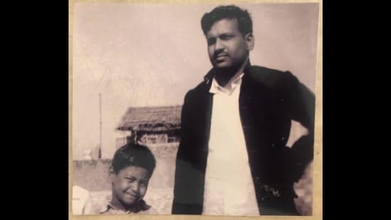 Father’s Day 2024: Anil Agarwal posted this throwback picture with his bauji on X. (X/@AnilAgarwal_Ved)