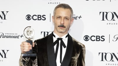 Jeremy Strong poses with the award for Best Performance by a Leading Actor in a Play for "An Enemy of the People" at the 77th Annual Tony Awards in New York City, U.S., June 16, 2024. REUTERS/Eduardo Munoz (REUTERS)